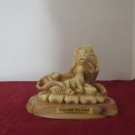 Olive Wood Lion and The Lamb