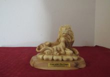 Olive Wood Lion and The Lamb