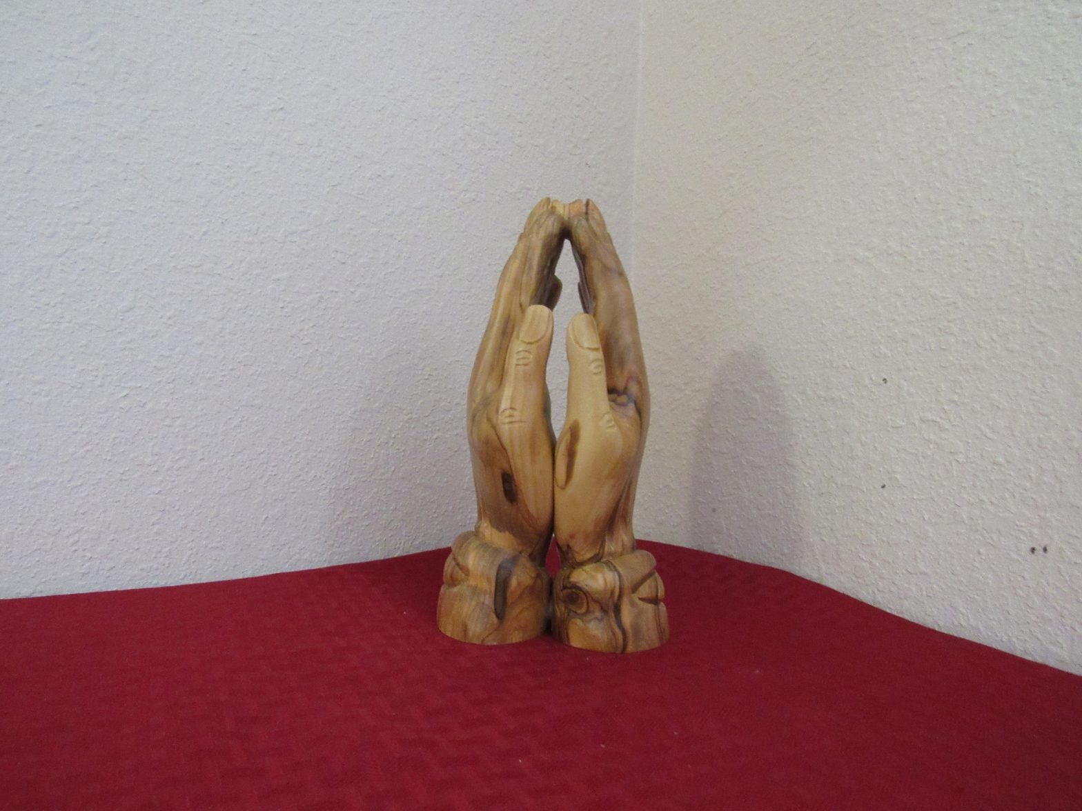 Olive Wood Praying Hands Shepherds Field Group